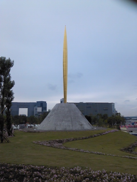 20120721_golden_cool_object.jpg