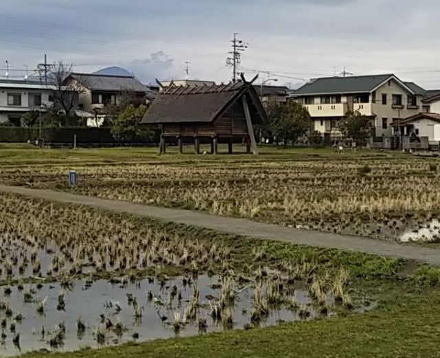 住宅街と遺跡1.jpg