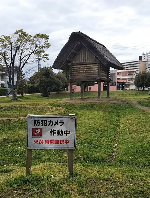 住宅街と遺跡2.jpg